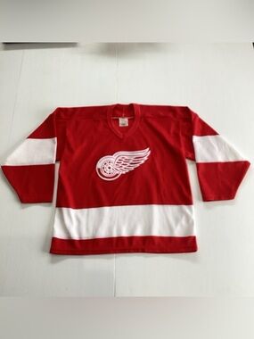 VTG Maska Detroit Red Wings Youth Size L/XL Jersey Red White CCM Air-knit